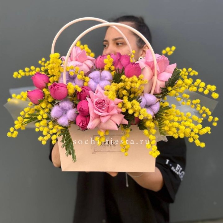 Сумочка мимозы и роз "Примавера" в Кемерово