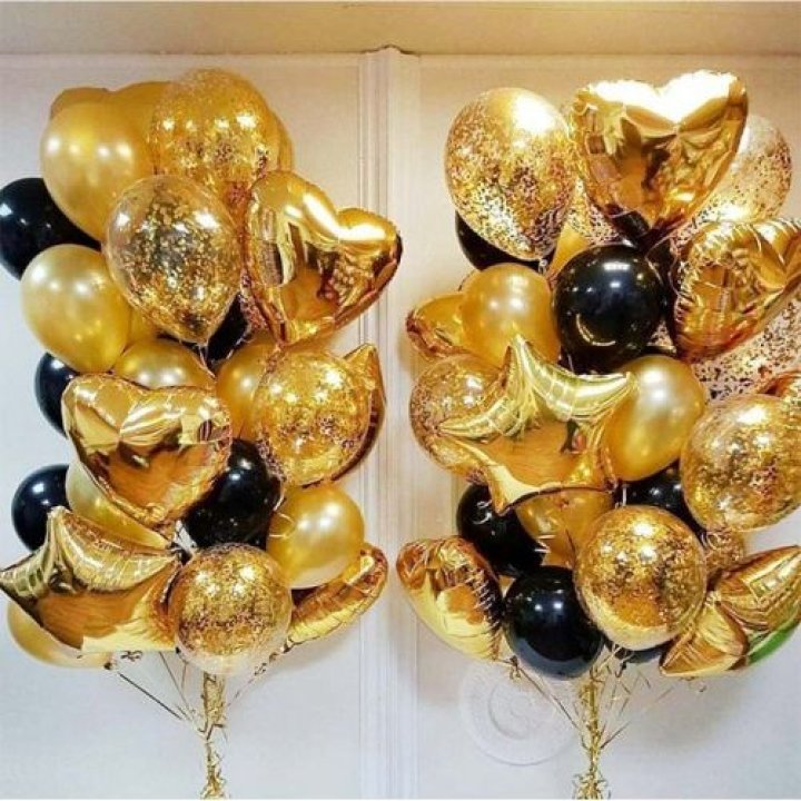 Фонтан шаров "Чёрное золото" в Кемерово