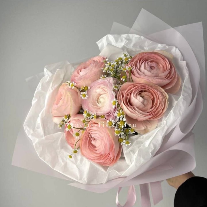 Ранункулюсы с ромашками в Кемерово