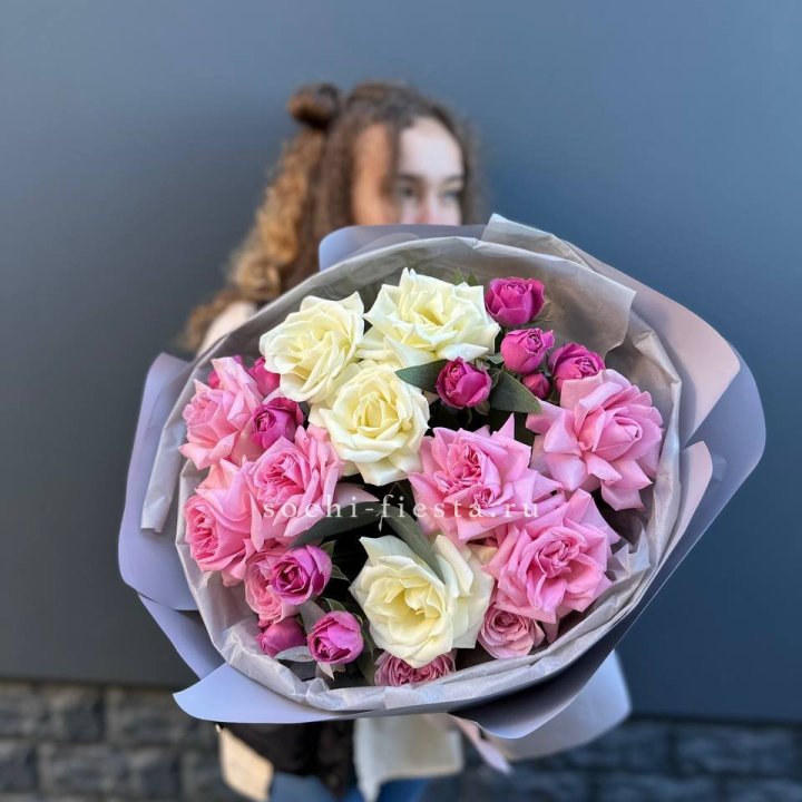 Букет французских и пионовидных роз в Кемерово