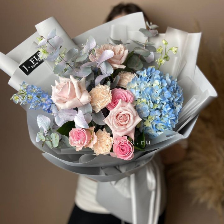Букет с гортензией № 4 в Кемерово