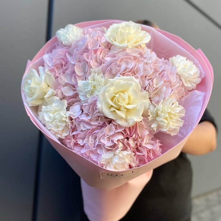  Букет гортензий и роз  в Кемерово