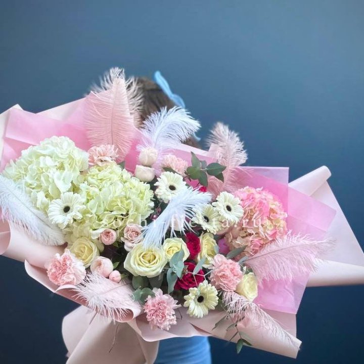 Дизайнерский букет "Валенсия-3" в Кемерово