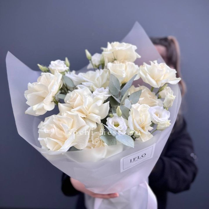 Букет французских роз и эустомы  в Кемерово