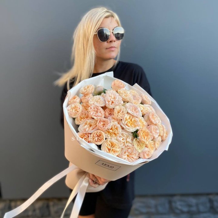 15 пионовидных роз №2 в Кемерово