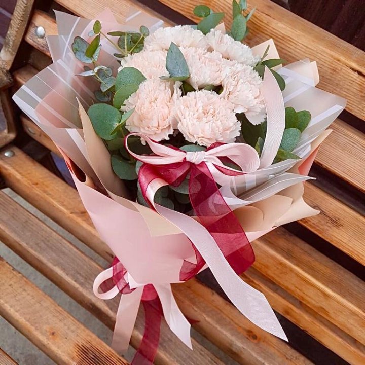 Диантусы с эвкалиптом в Кемерово