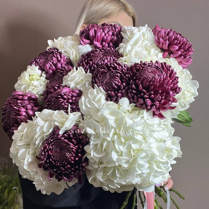 Охапка Бигуди и гортензий в Кемерово