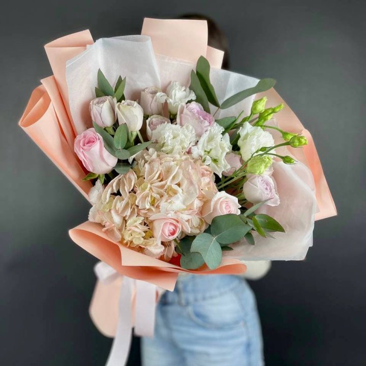 Букет с гортензией "Клодс" в Кемерово