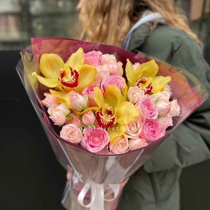  Букет орхидей и роз Есенья в Кемерово