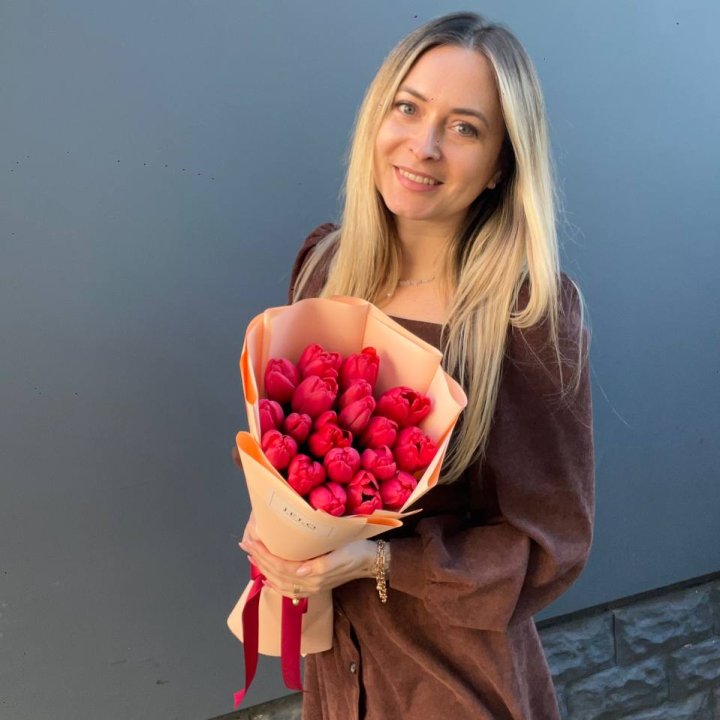  19 красных тюльпанов в Кемерово