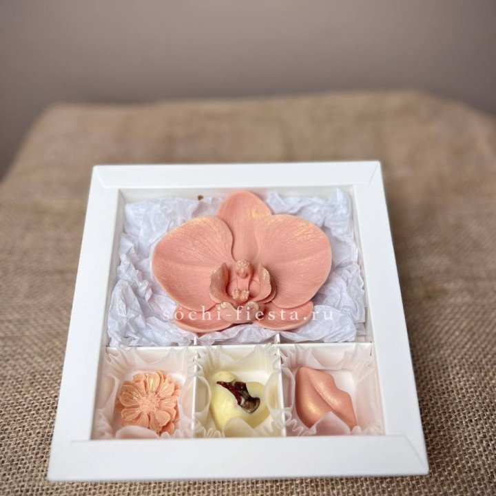 Конфеты из шоколада с Орхидеей в Кемерово