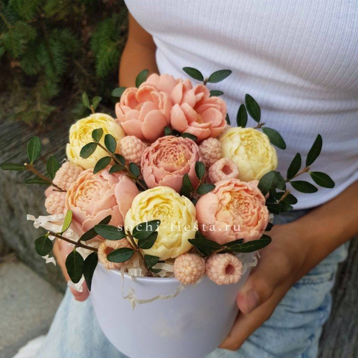 Шоколадный букет с ягодами в Кемерово