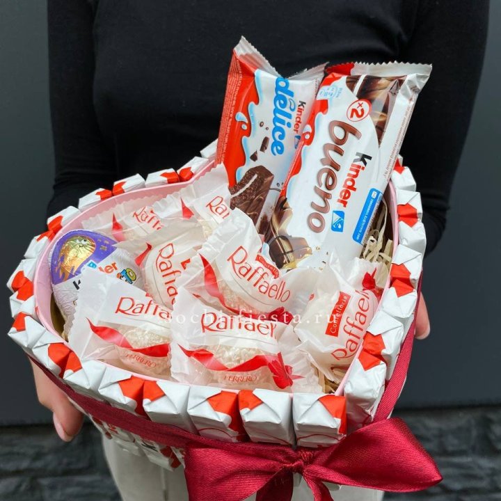 Подарочный набор сердце с Киндерами и Рафаэлло в Кемерово