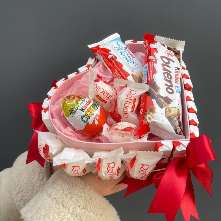 Бокс киндерами и раффаэлло в Кемерово