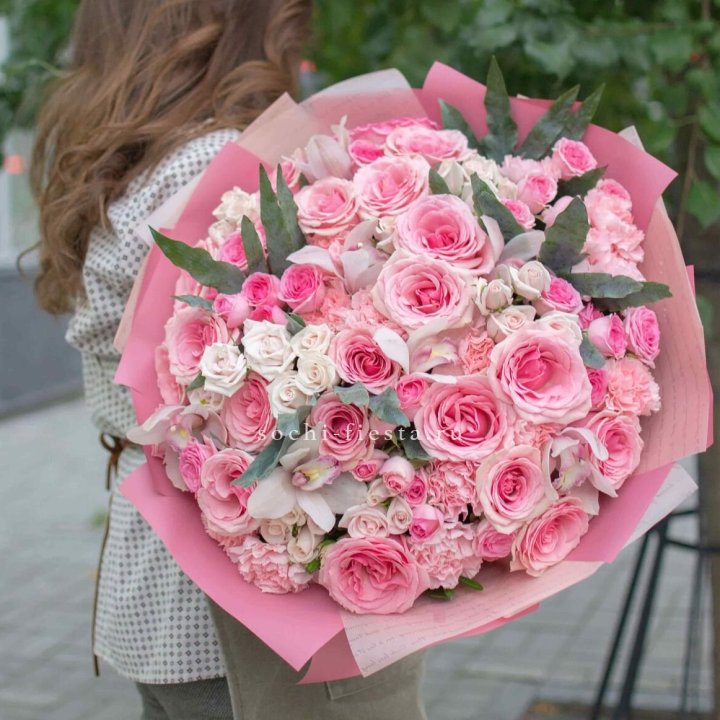 Дизайнерский букет "Барби" в Кемерово