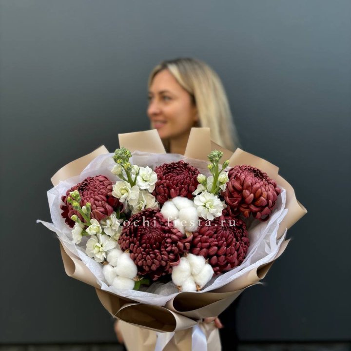 Хризантемы с маттиолой в Кемерово