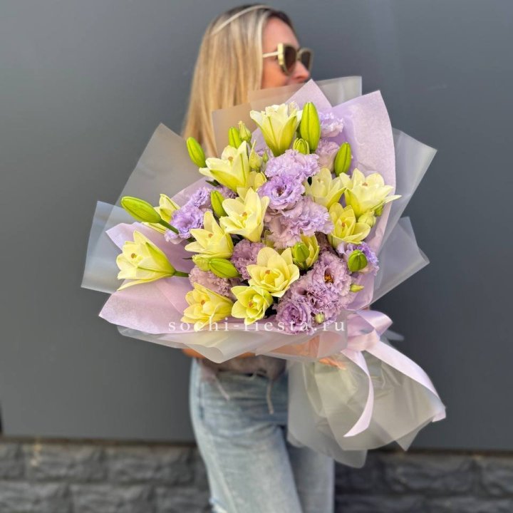  Букет лилий и эустом в Кемерово