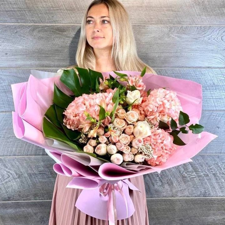 Дизайнерский букет "Валенсия-2" в Кемерово