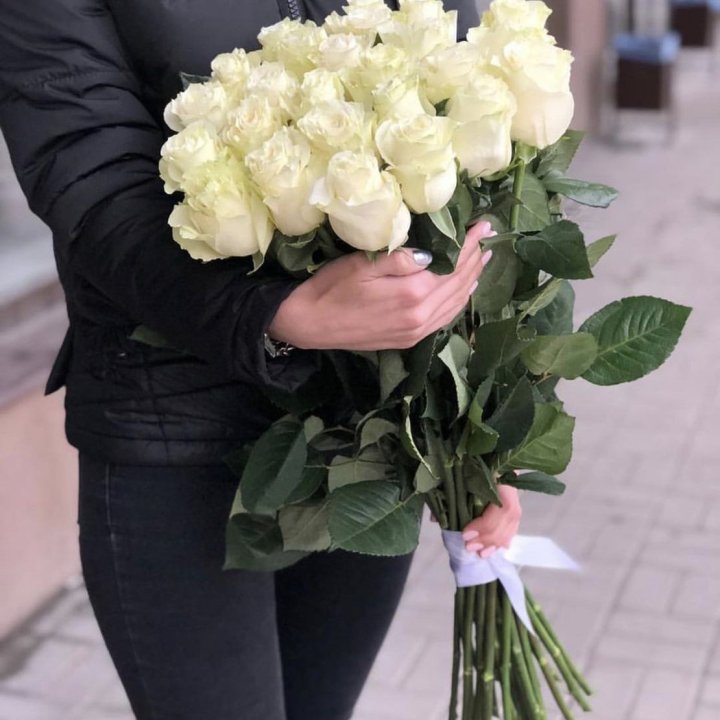 Голландские розы белые в Кемерово