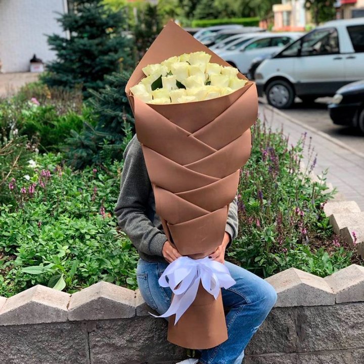 Голландские розы белые "Рыбка" в Кемерово