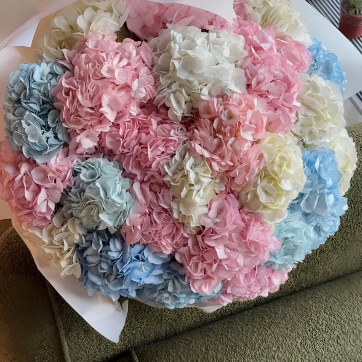 Букет гортензий микс в Кемерово