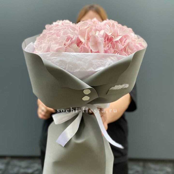  Букет  пиджачок из 5 гортензий в Кемерово