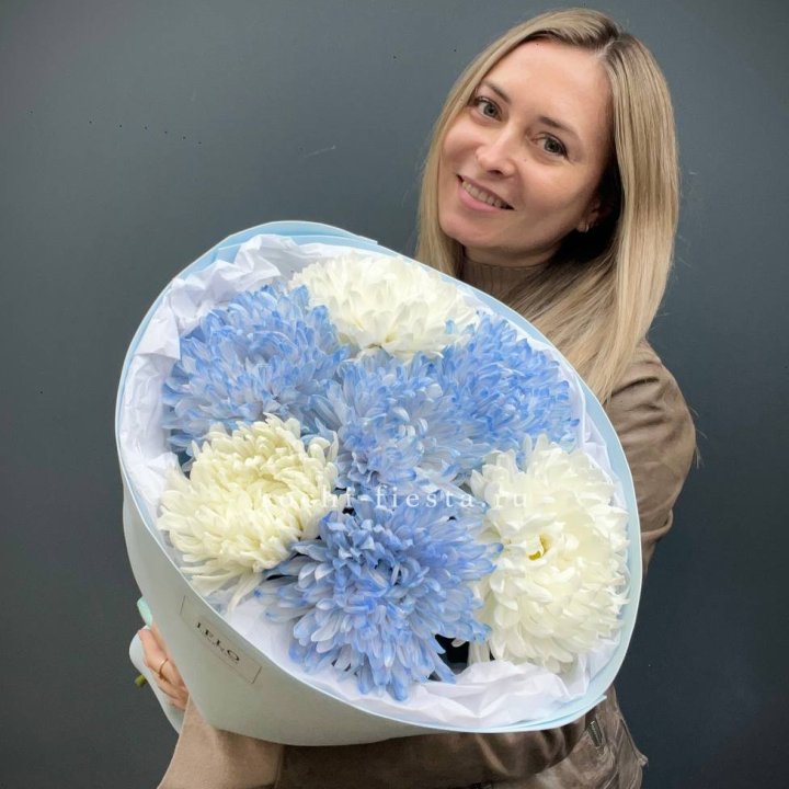 Букет из 7 хризантем  в Кемерово