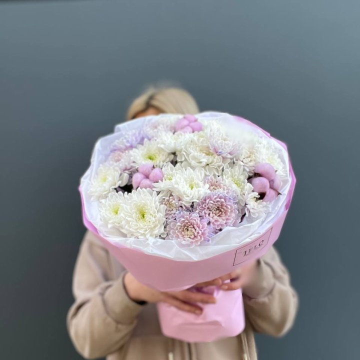 7 нежных хризантем в Кемерово