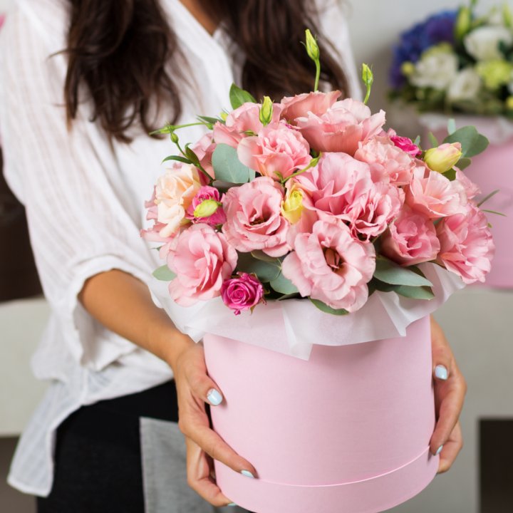 Эустома в шляпной коробке в Кемерово