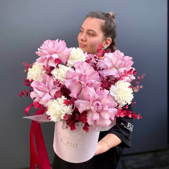 Бокс с французскими розами "Вела вита" в Кемерово