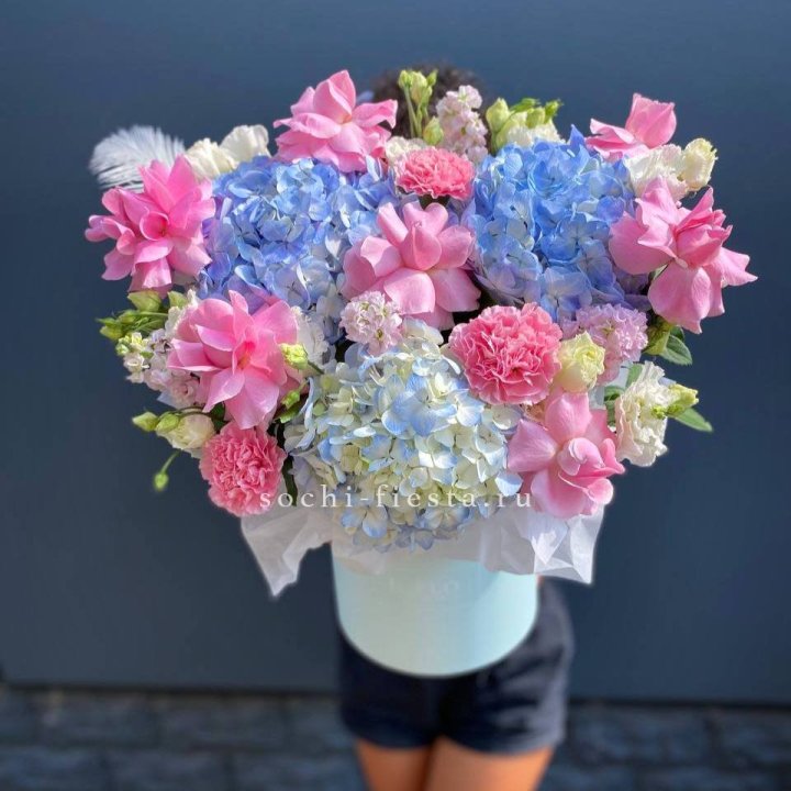 Коробка с цветами "Лемия" в Кемерово