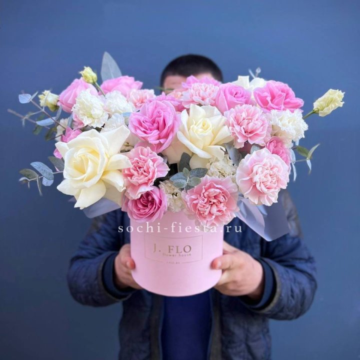 Цветочный бокс "Памела" в Кемерово