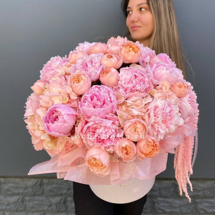 Коробка с пионами "Дабл фловер" в Кемерово