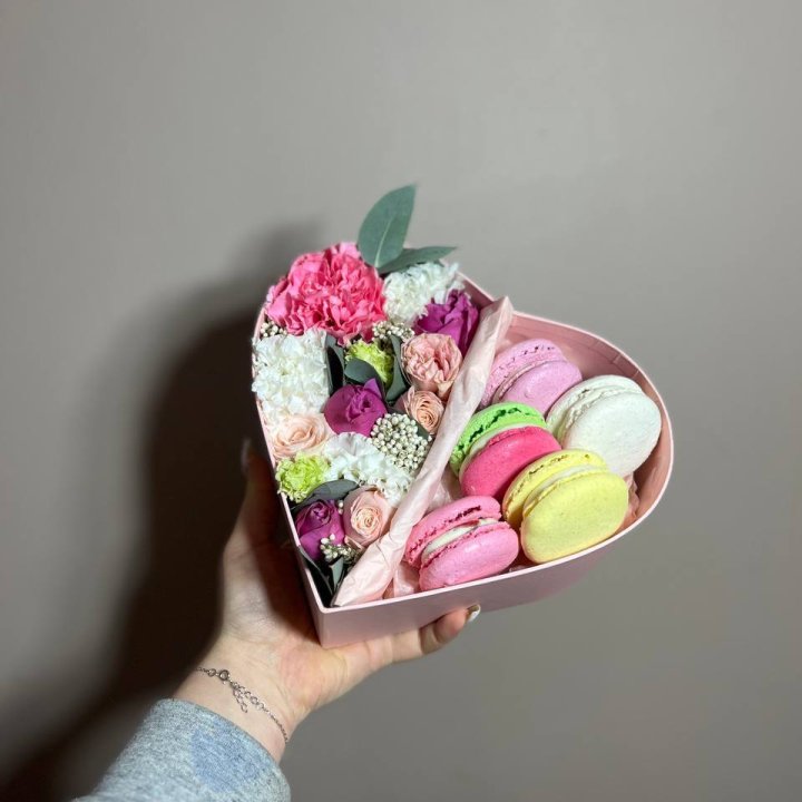 Дуо цветы и макаронсы в Кемерово