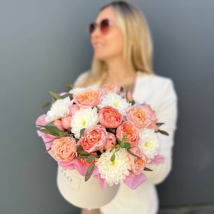 Нежная коробка с цветами в Кемерово