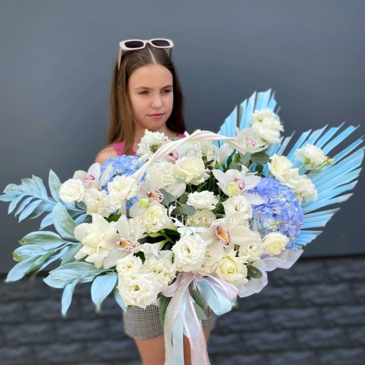 Цветочная корзина "Блю винч" в Кемерово