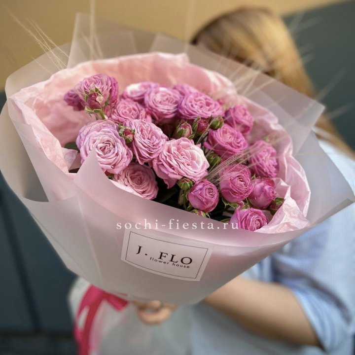 Пионовидные розы Мадам Бомбастик Pink в Кемерово