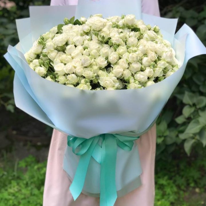 51 белая кустовая роза в Кемерово