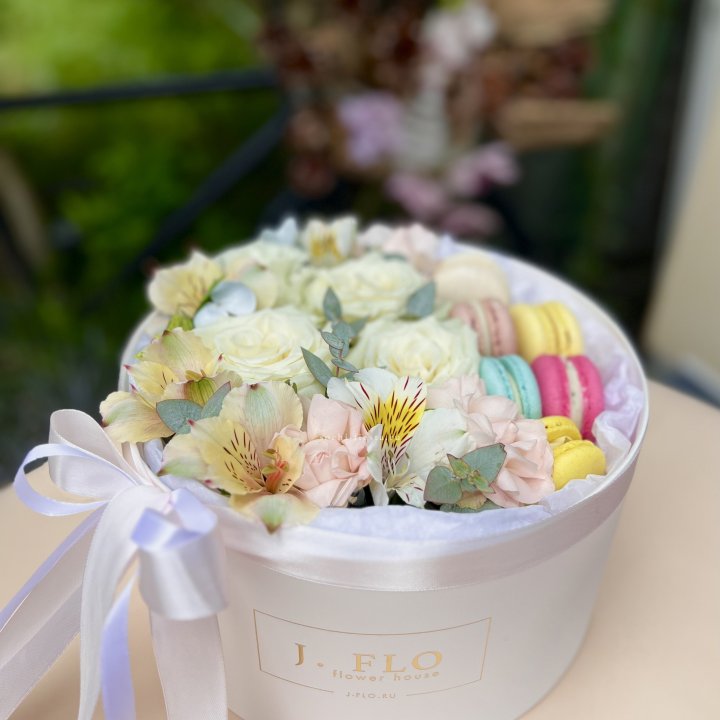 Цветочный бокс "Ника" в Кемерово