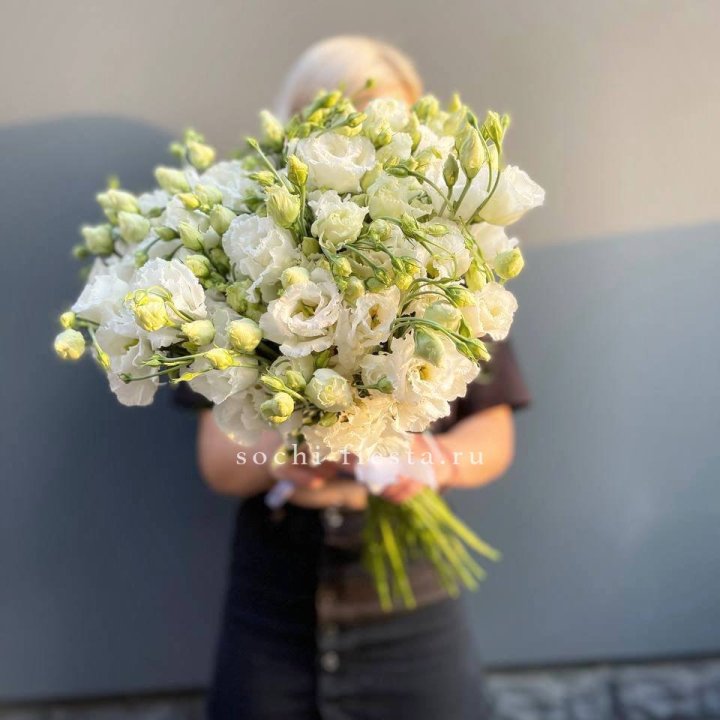 Букет эустом под ленту  в Кемерово