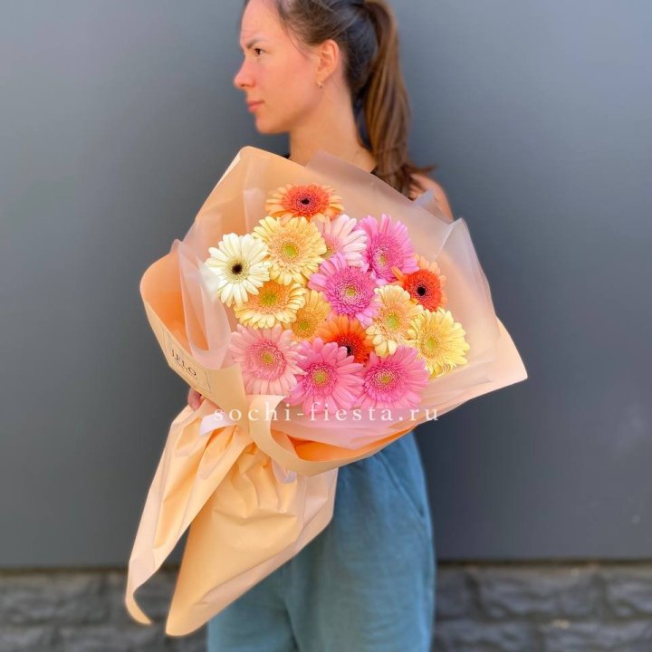 Букет разноцветных гербер в Кемерово