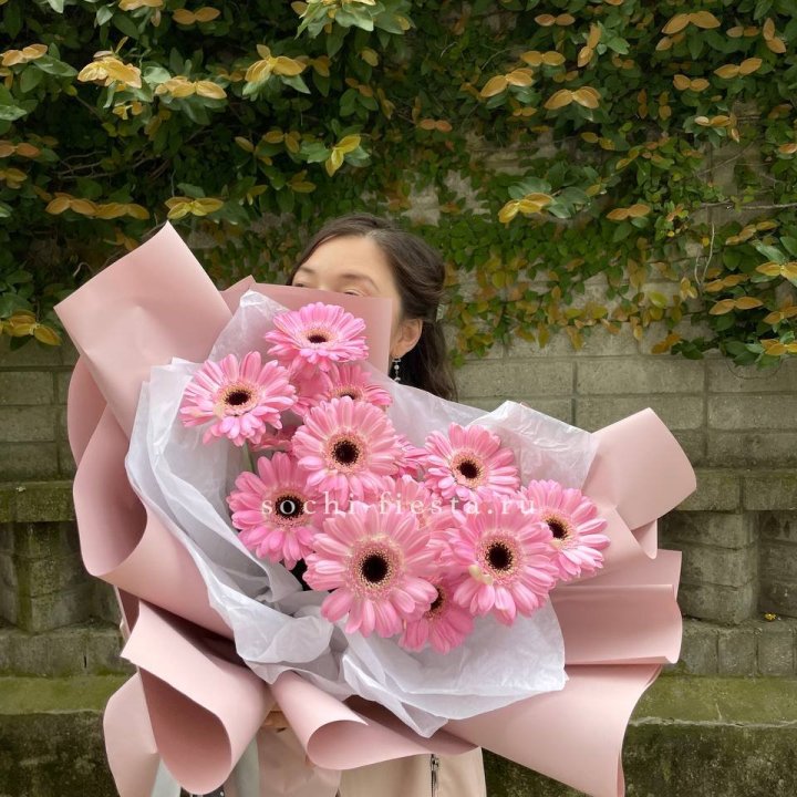 13 розовых гербер в Кемерово
