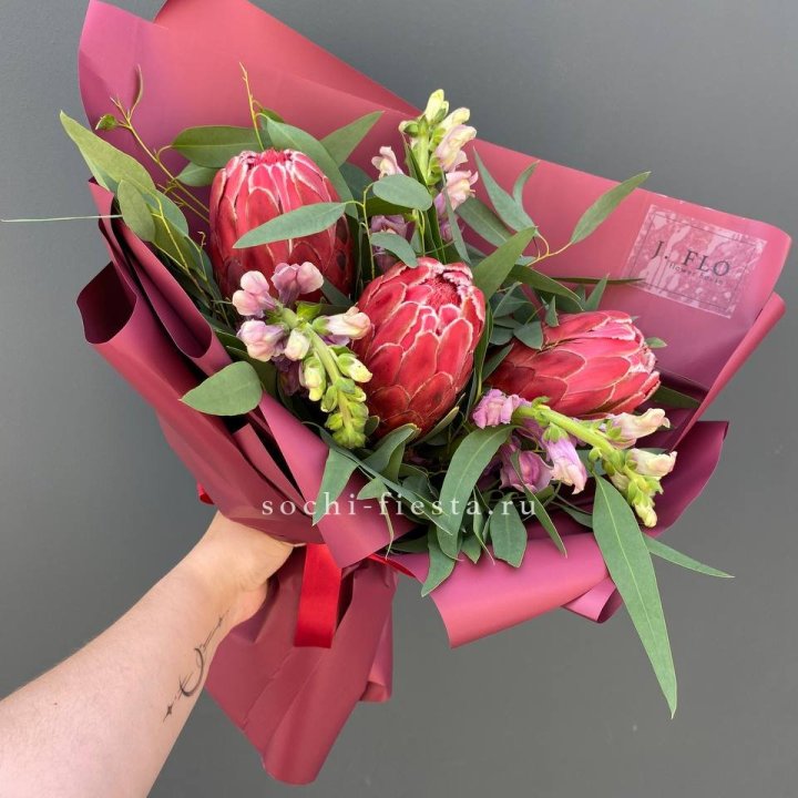 Букет из протеи "Квин" в Кемерово