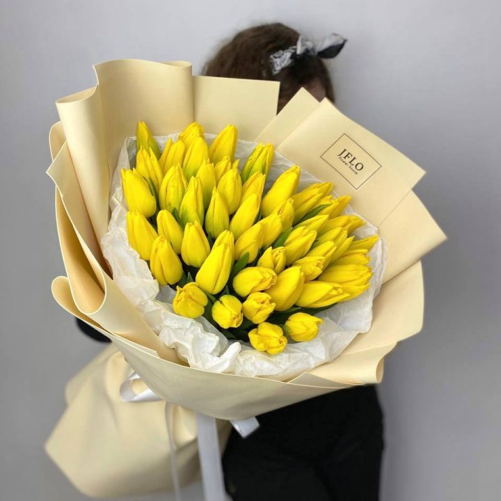 51 жёлтый тюльпан в Кемерово