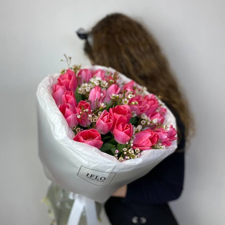 Дуо тюльпаны с хамелациумом в Кемерово