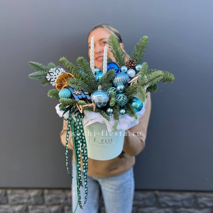 Композиция "Мери крисмас блю" в Кемерово