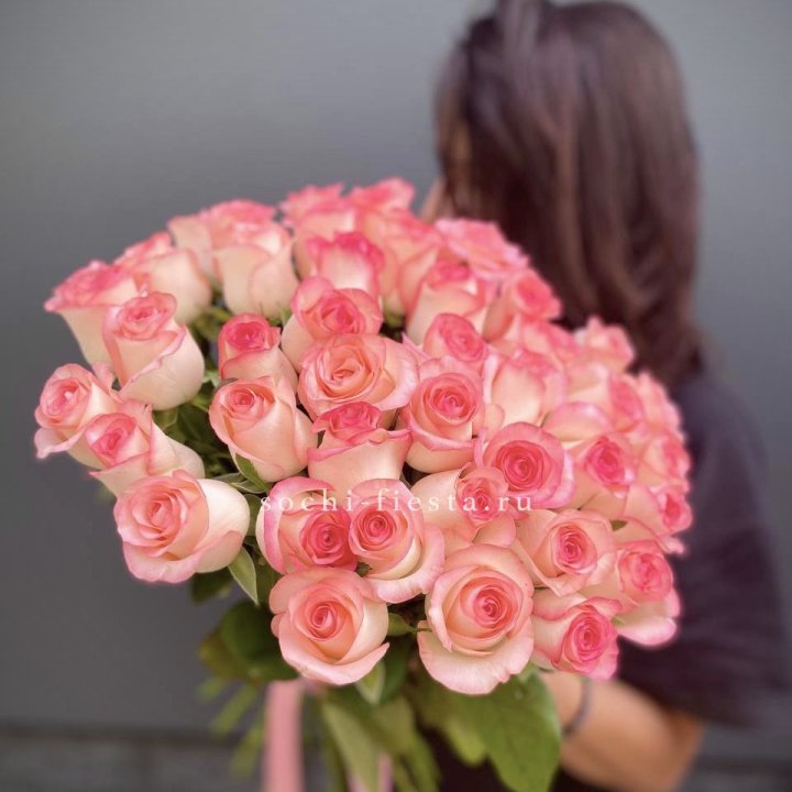 Охапка Роз Джумилия в Кемерово