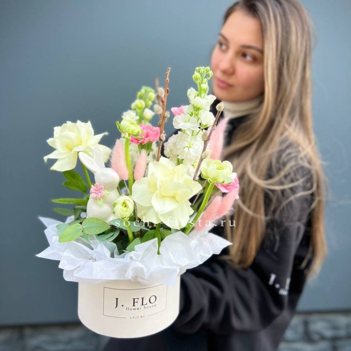 Цветочный бокс "Пасхальная композиция" в Кемерово