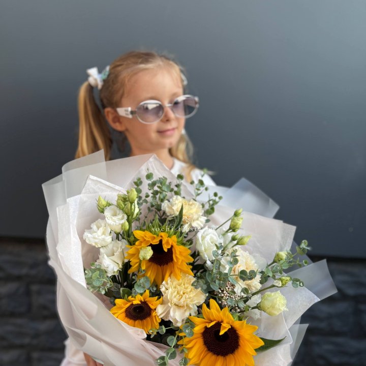  Букет  из стойких цветов с подсолнухами в Кемерово