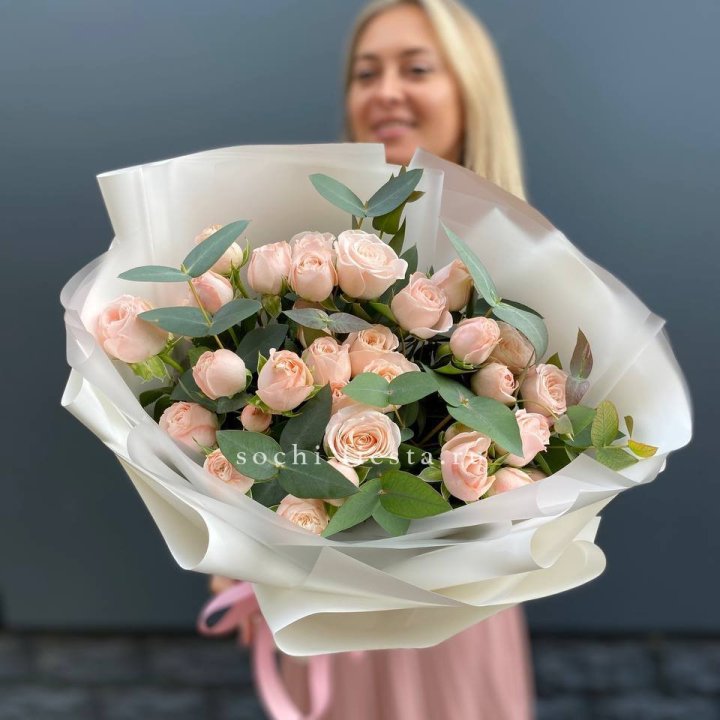 Букет кустовых роз "Фреш" в Кемерово